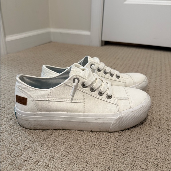 Blowfish White Sneakers with Brown Accent - Picture 2 of 6